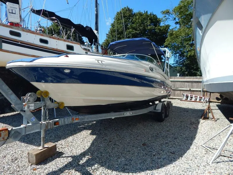 The Image of Sea Ray 240 Sundeck 2004 - 0