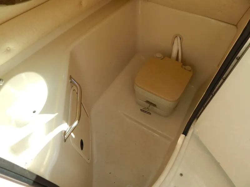 Slide: The Image of Sea Ray 240 Sundeck 2004 - 10