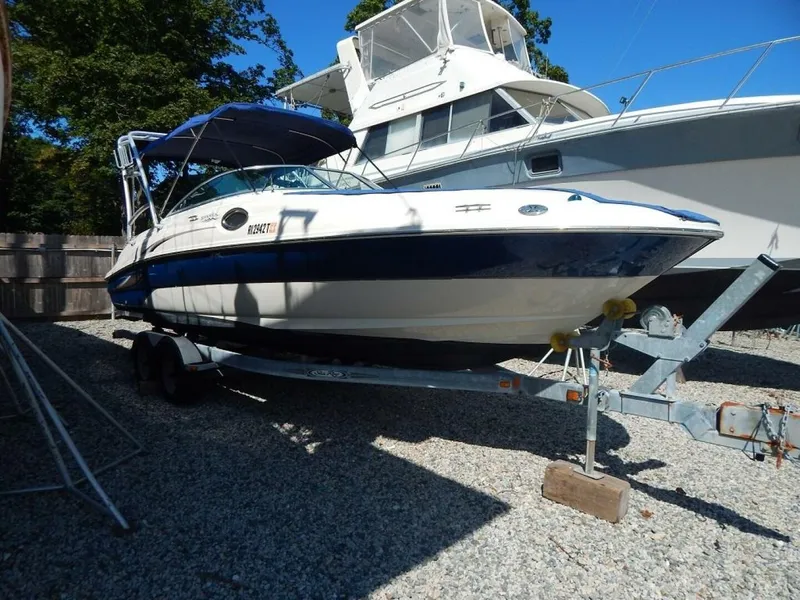 Slide: The Image of Sea Ray 240 Sundeck 2004 - 4