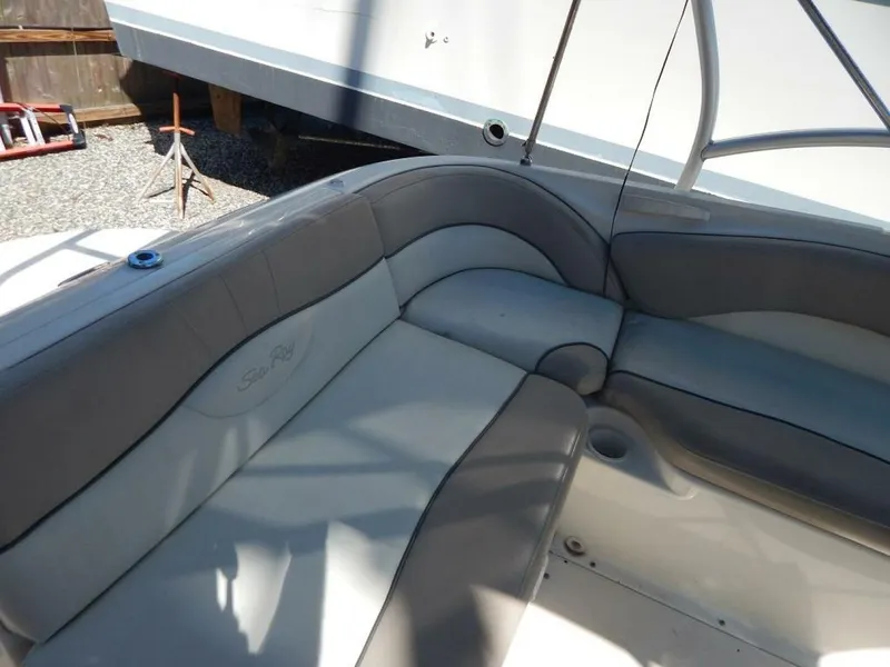 Slide: The Image of Sea Ray 240 Sundeck 2004 - 8