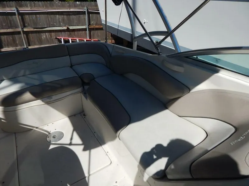 Slide: The Image of Sea Ray 240 Sundeck 2004 - 9