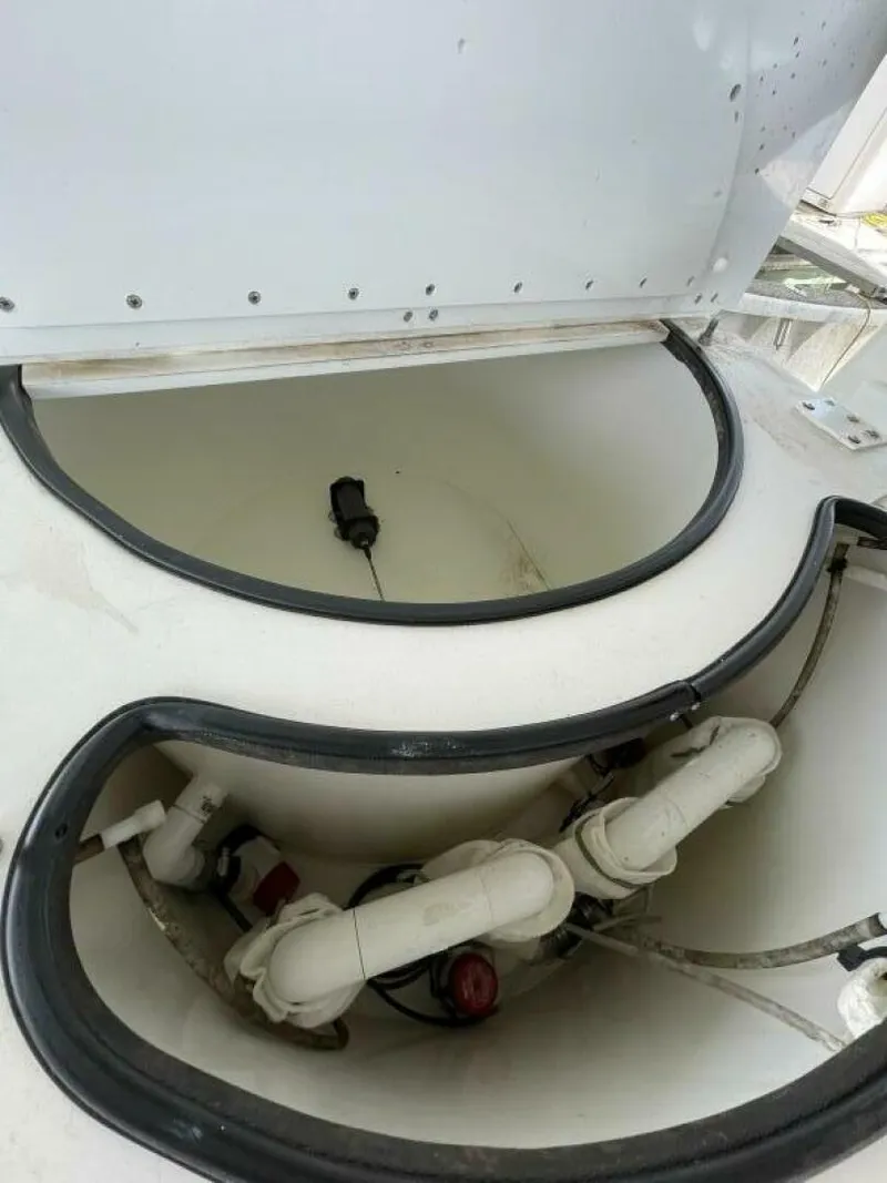 Slide: The Image of Custom 31 Center Console 1997 - 18