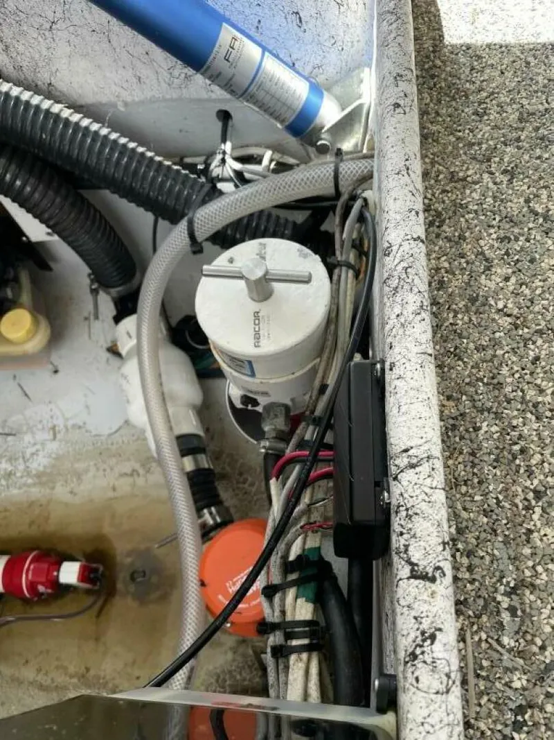 Slide: The Image of Custom 31 Center Console 1997 - 33