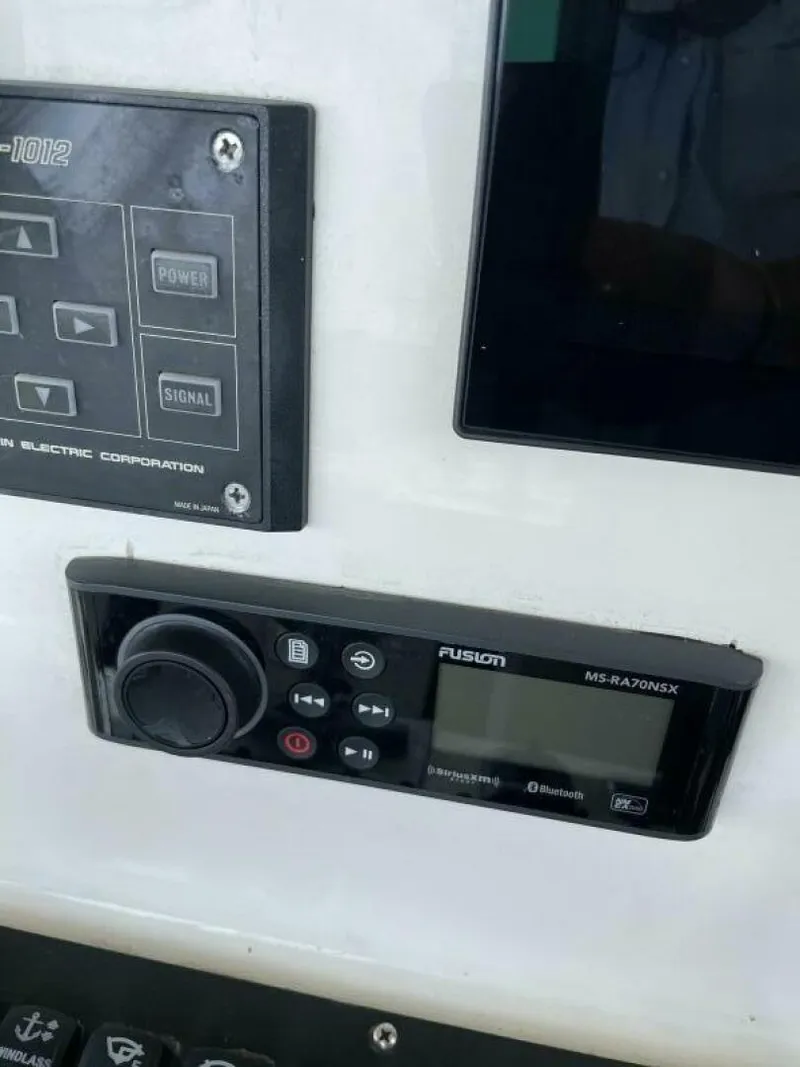 Slide: The Image of Custom 31 Center Console 1997 - 7