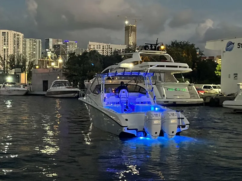 Slide: The Image of Fountain 33 Sportfish Cruiser 2007 - 10