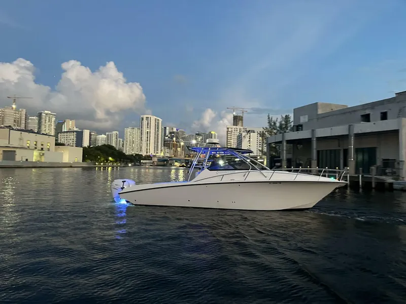 Slide: The Image of Fountain 33 Sportfish Cruiser 2007 - 11