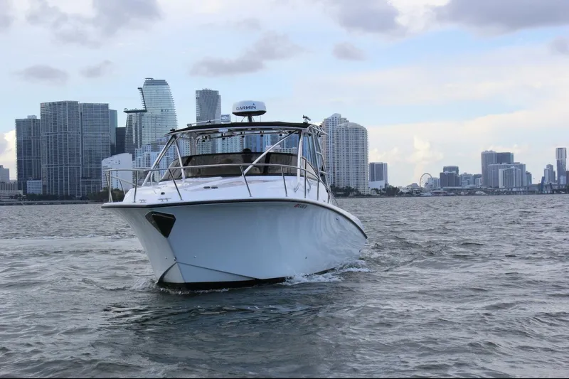Slide: The Image of Fountain 33 Sportfish Cruiser 2007 - 4
