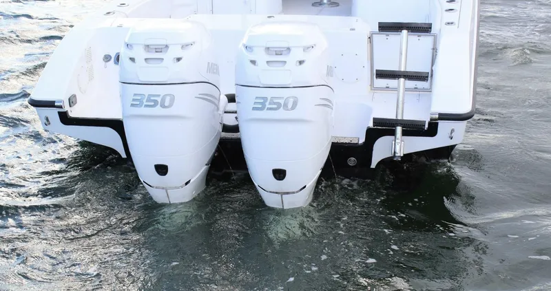 Slide: The Image of Fountain 33 Sportfish Cruiser 2007 - 9