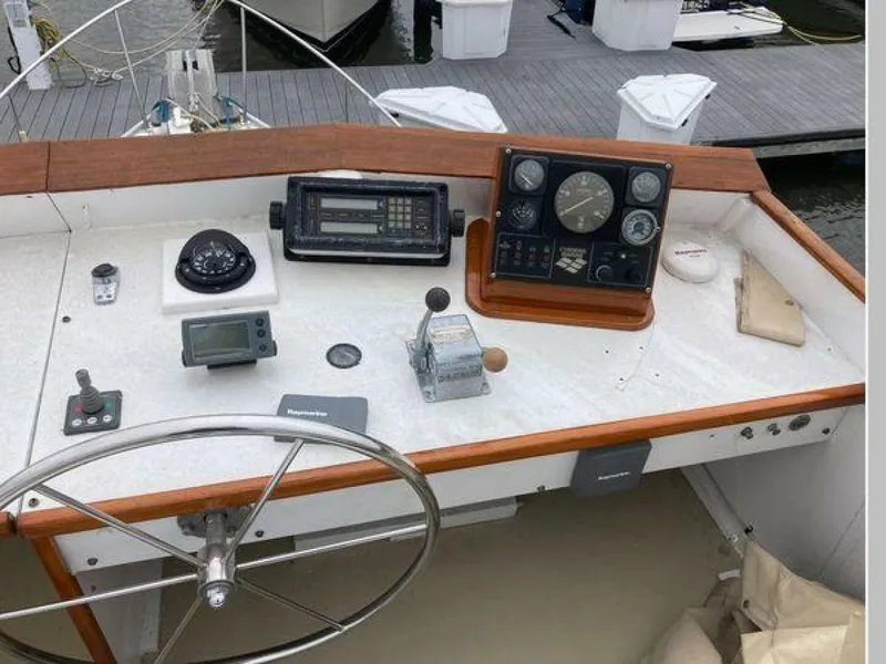 Slide: The Image of Duffy Flybridge Cruiser 1984 - 18