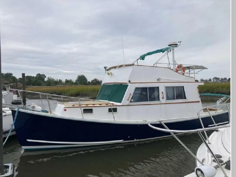 Slide: The Image of Duffy Flybridge Cruiser 1984 - 3