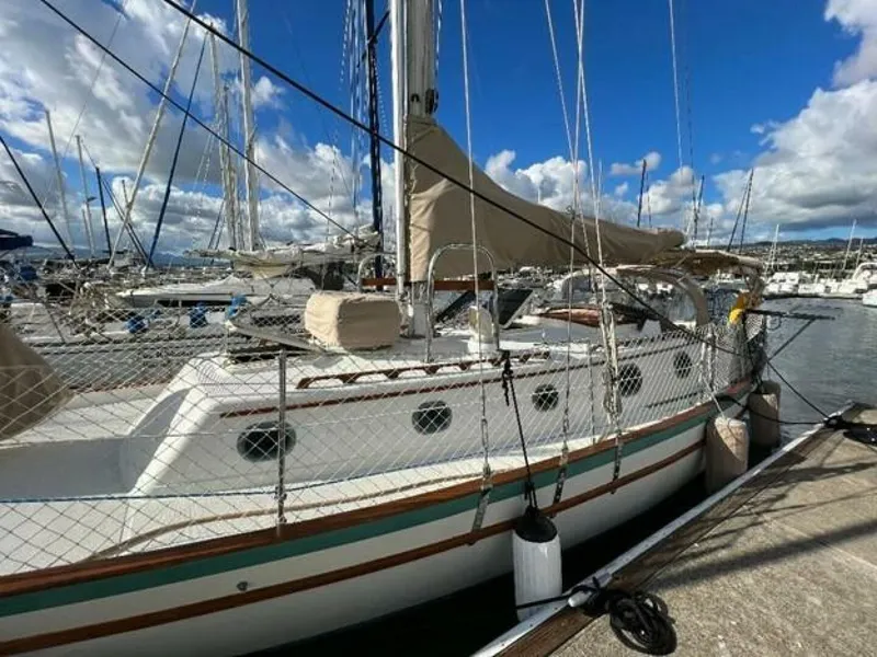 Slide: The Image of Pacific Seacraft 37 1986 - 2