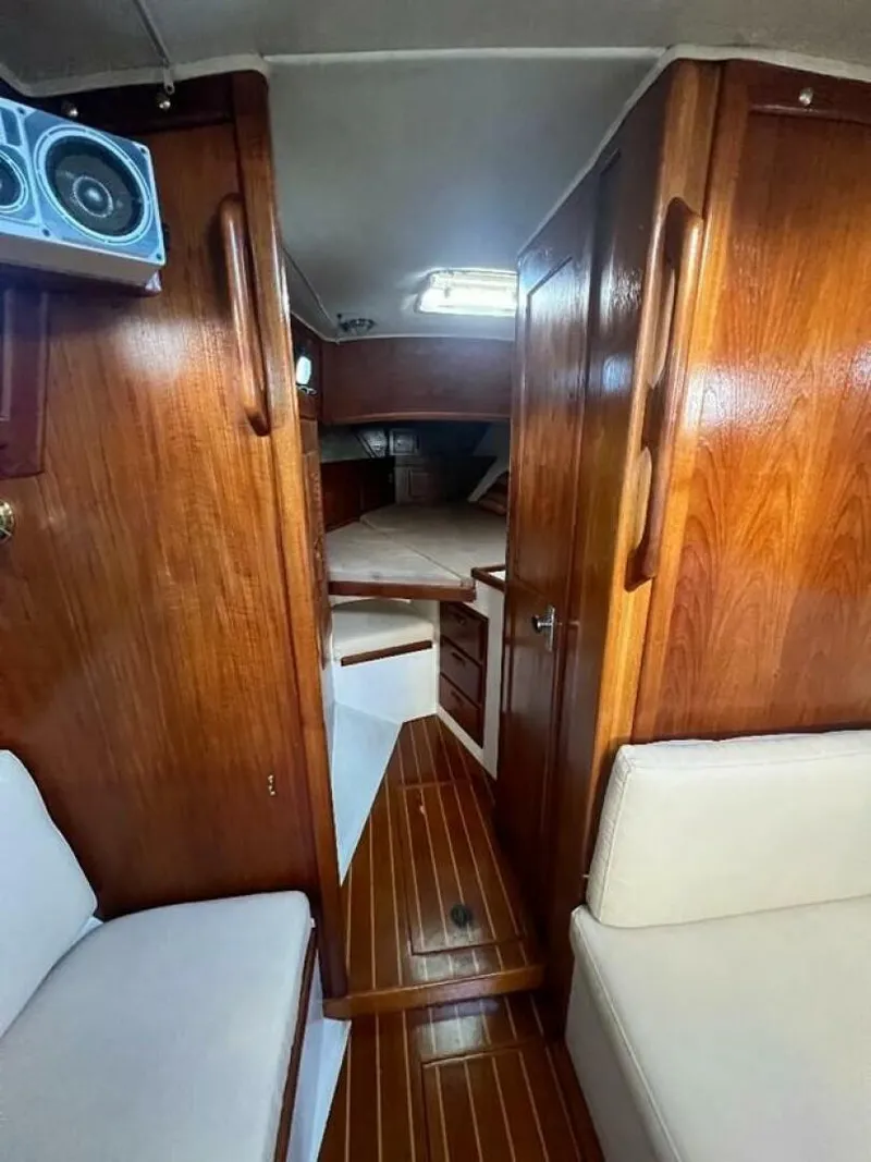 Slide: The Image of Pacific Seacraft 37 1986 - 8