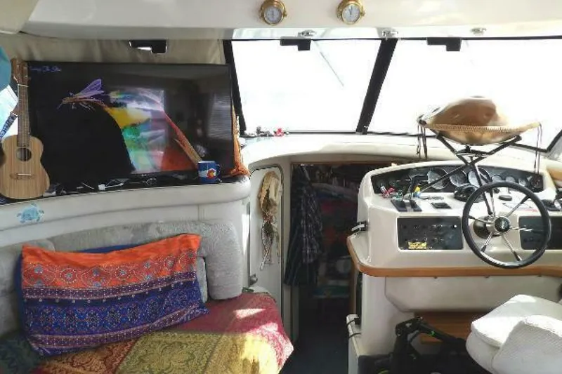 Slide: The Image of Sea Ray 370 Sedan Bridge 1993 - 23