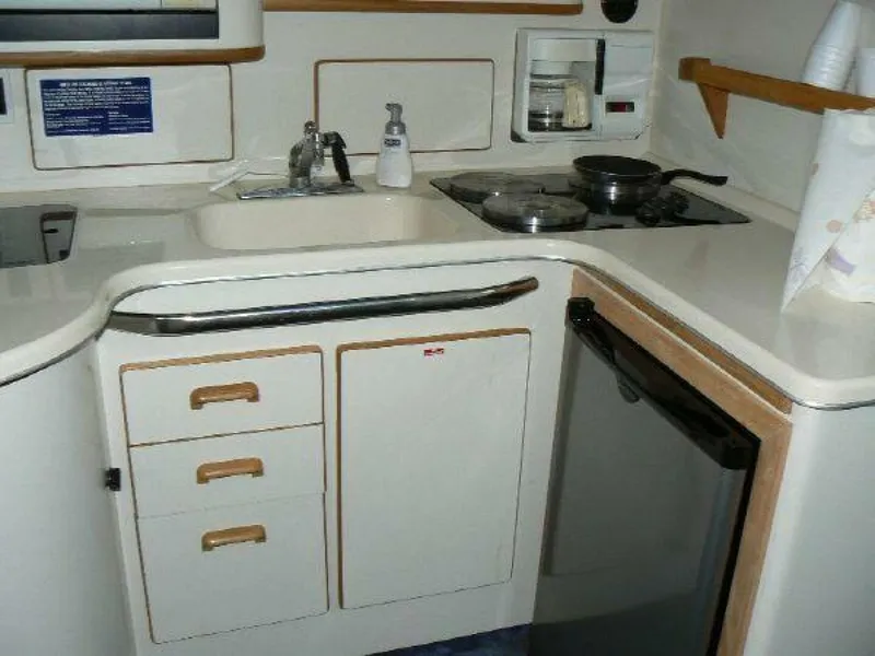Slide: The Image of Sea Ray 370 Sedan Bridge 1993 - 34
