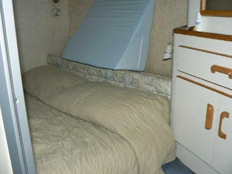 Slide: The Image of Sea Ray 370 Sedan Bridge 1993 - 37