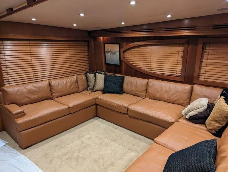 Slide: The Image of Hatteras 68 Convertible 2005 - 3