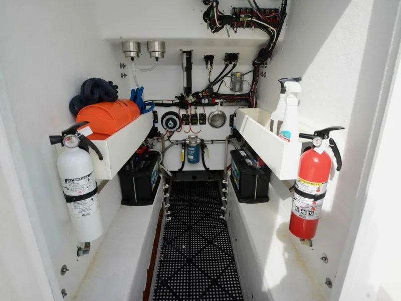 Slide: The Image of Rambo CENTER CONSOLE 27 2013 - 11