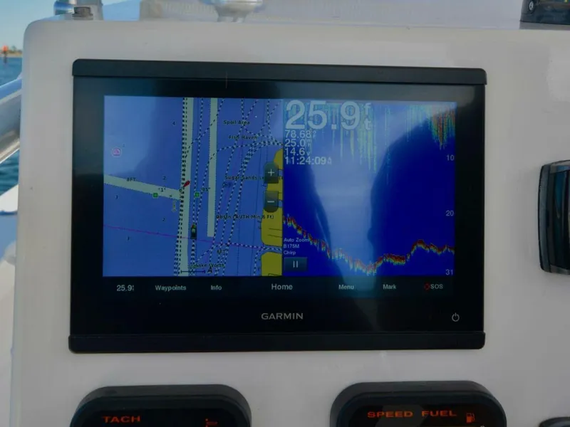 Slide: The Image of Rambo CENTER CONSOLE 27 2013 - 15