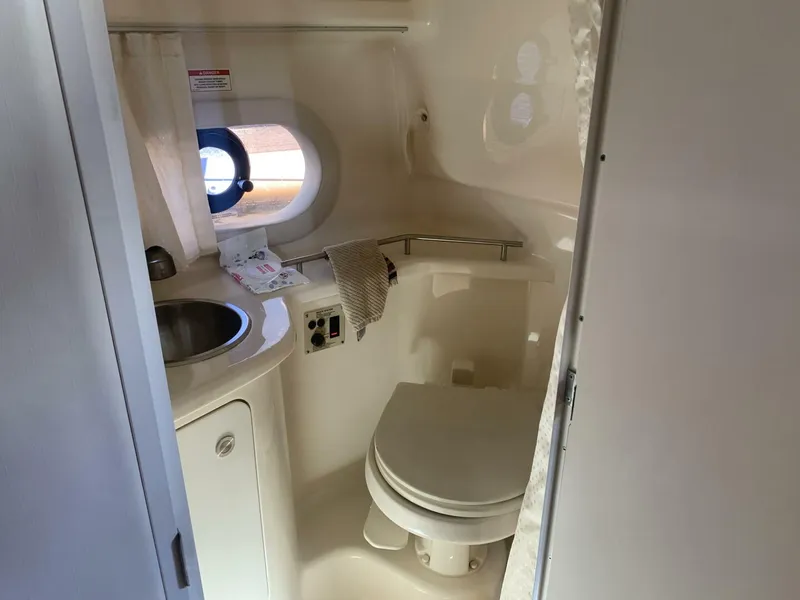 Slide: The Image of Sea Ray 280 Sundancer 2014 - 18