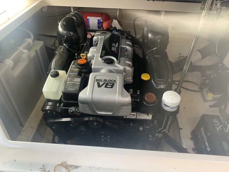 Slide: The Image of Sea Ray 280 Sundancer 2014 - 20
