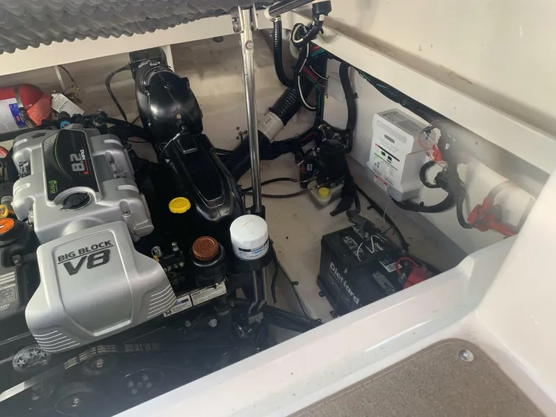 Slide: The Image of Sea Ray 280 Sundancer 2014 - 21