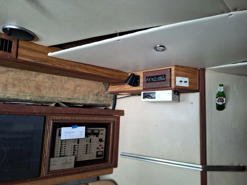 Slide: The Image of Sea Ray 390 Express Cruiser 1985 - 10