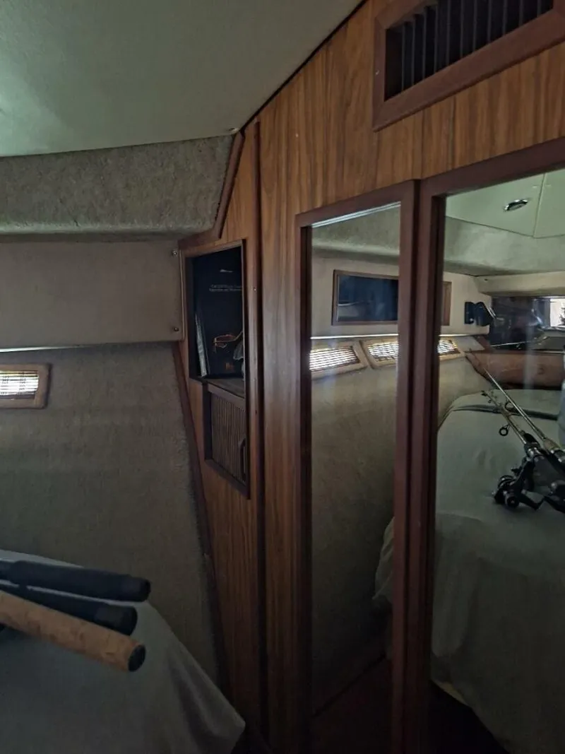 Slide: The Image of Sea Ray 390 Express Cruiser 1985 - 13