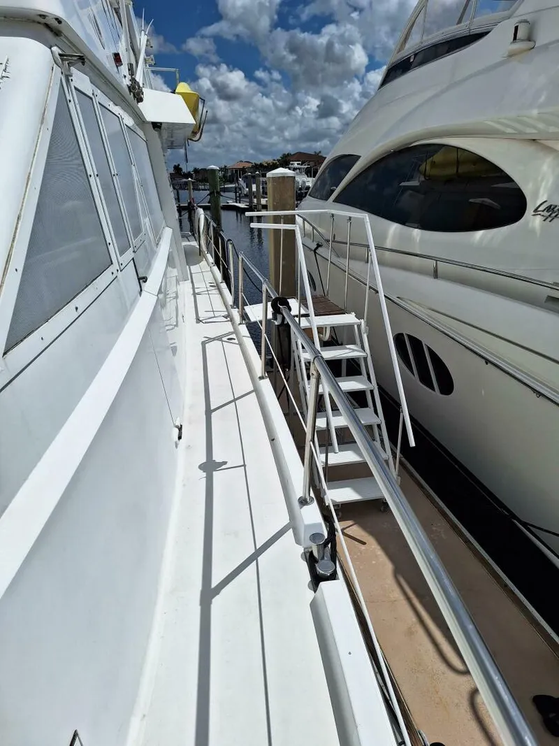 Slide: The Image of Viking Motor Yacht 1988 - 28