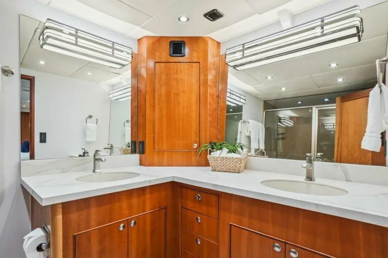 Slide: The Image of Custom Flybridge Motoryacht 2009 - 31