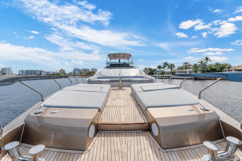 Slide: The Image of Azimut S8 2024 - 13