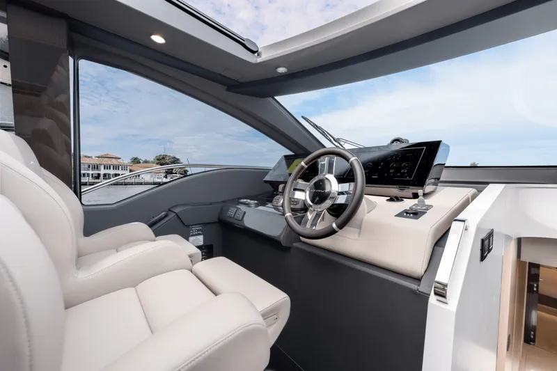 Slide: The Image of Azimut S8 2024 - 23