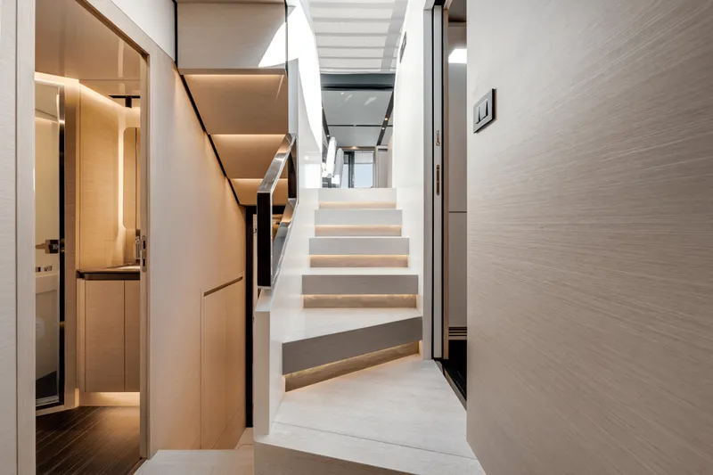 Slide: The Image of Azimut S8 2024 - 25