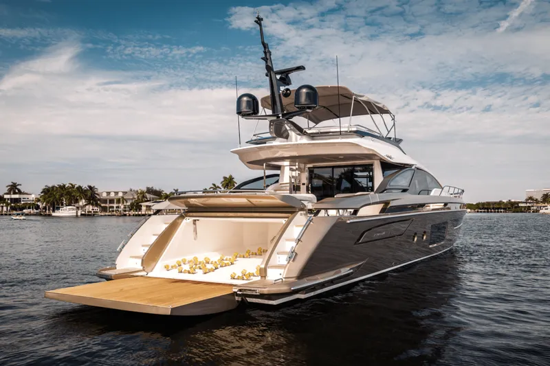 Slide: The Image of Azimut S8 2024 - 3