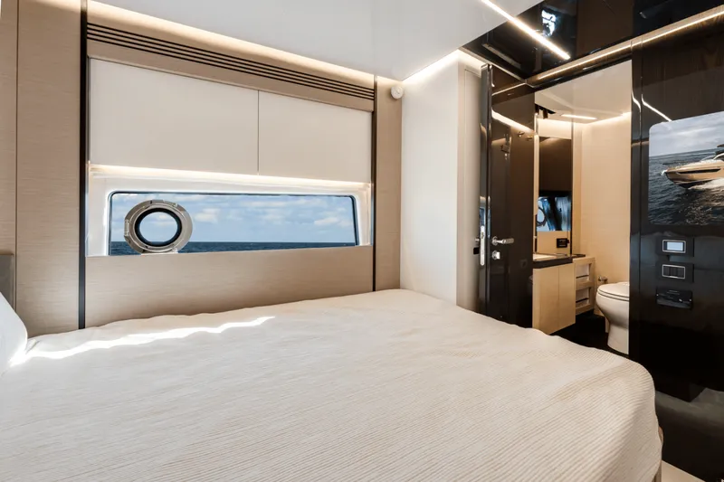 Slide: The Image of Azimut S8 2024 - 60