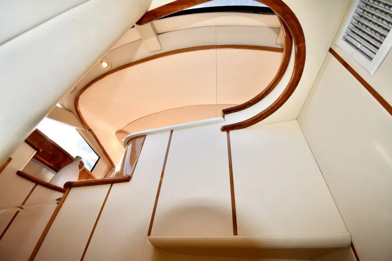 Slide: The Image of Neptunus MY Flybridge 2010 - 12