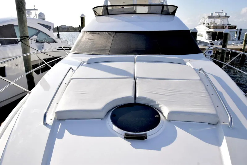 Slide: The Image of Neptunus MY Flybridge 2010 - 20