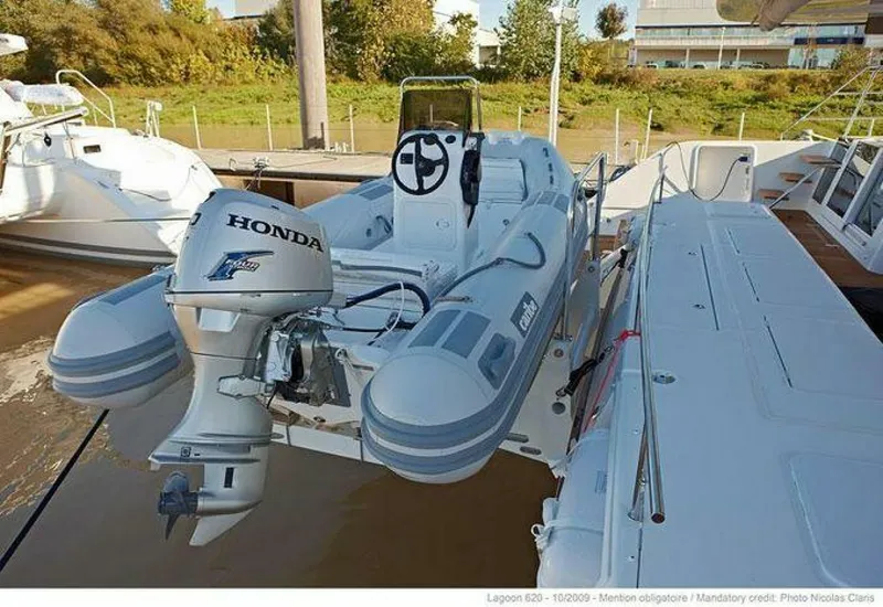Slide: The Image of Lagoon 620 2015 - 15