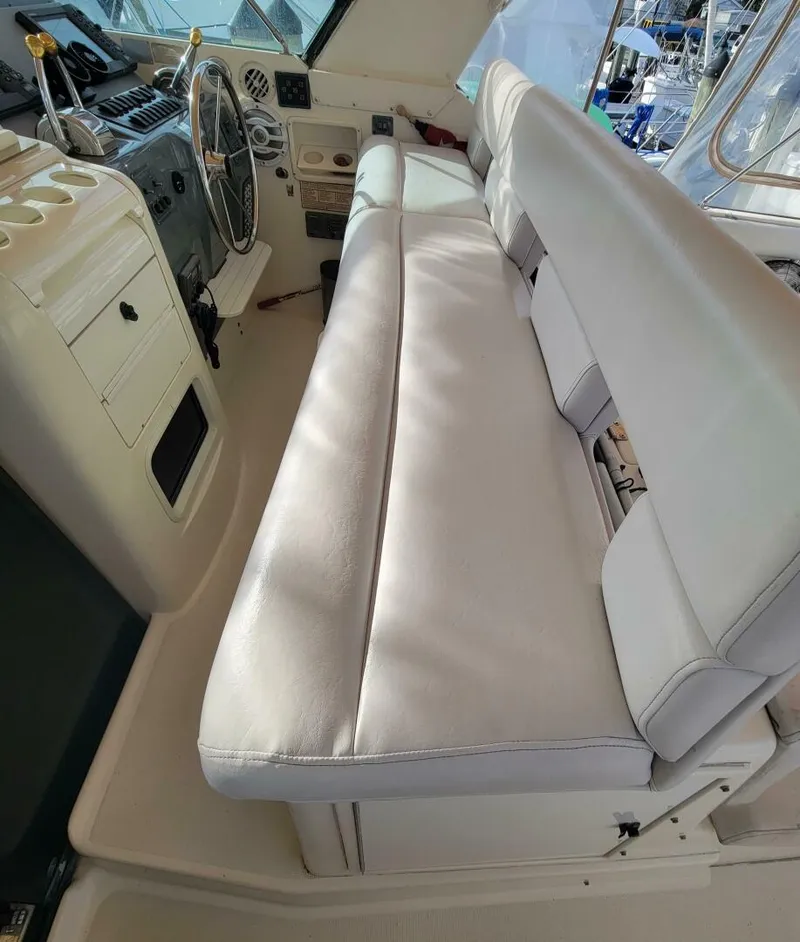 Slide: The Image of Tiara 4000 Express 1996 - 17
