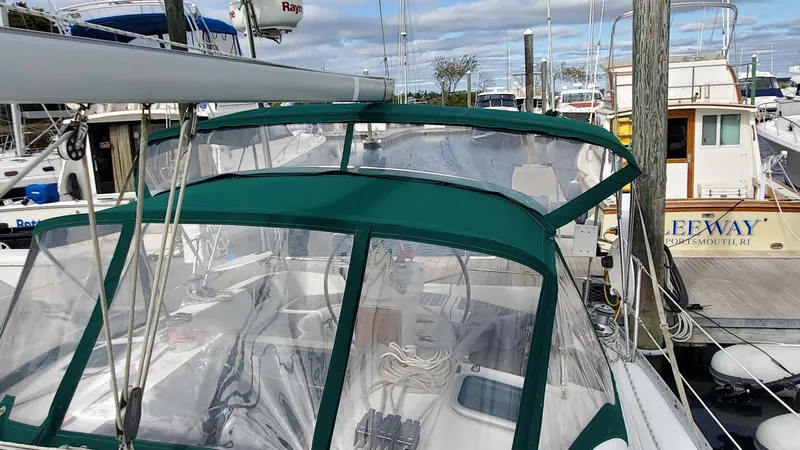 Slide: The Image of Beneteau 361 2000 - 14
