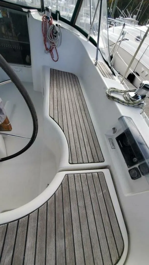 Slide: The Image of Beneteau 361 2000 - 19