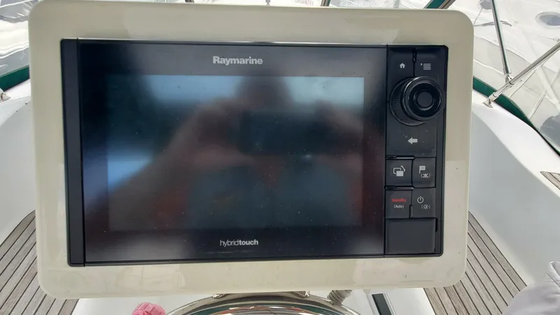 Slide: The Image of Beneteau 361 2000 - 21