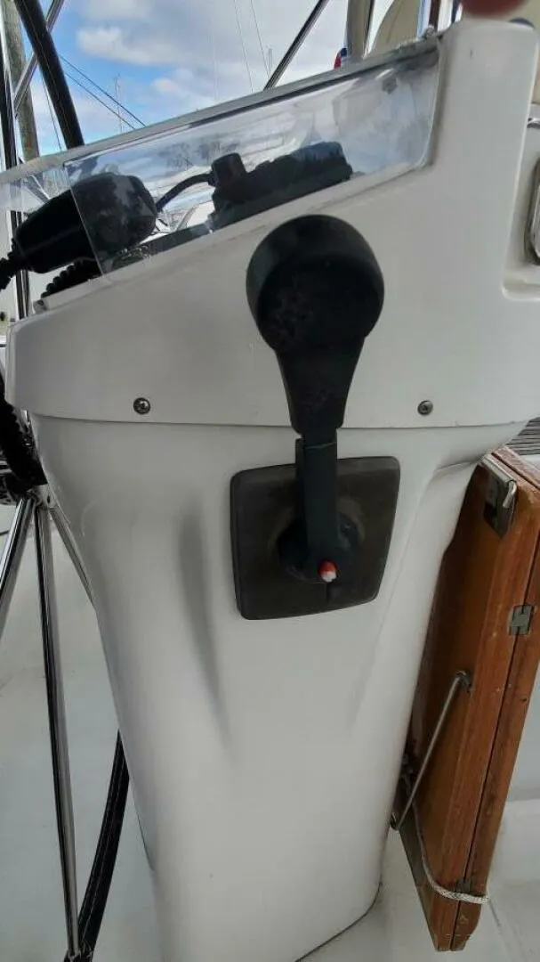 Slide: The Image of Beneteau 361 2000 - 22
