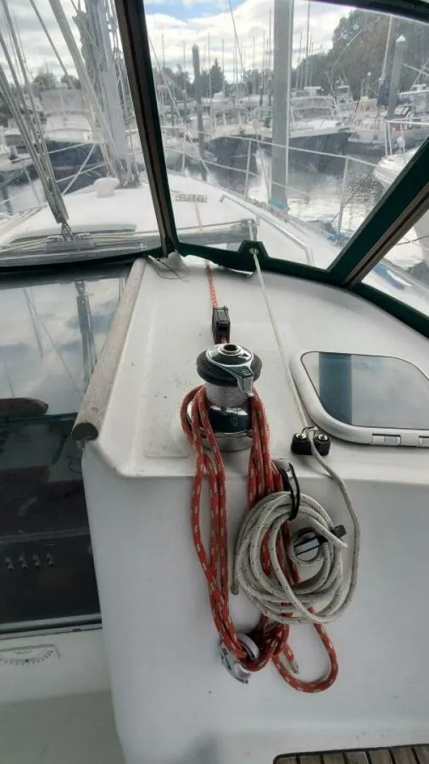 Slide: The Image of Beneteau 361 2000 - 25