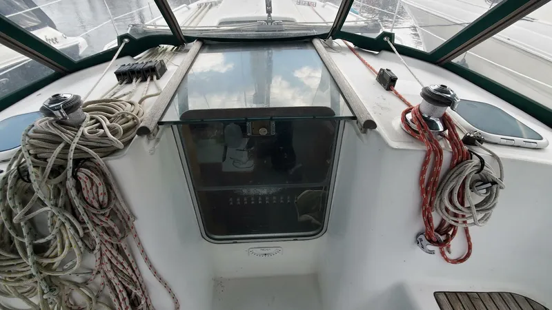 Slide: The Image of Beneteau 361 2000 - 26