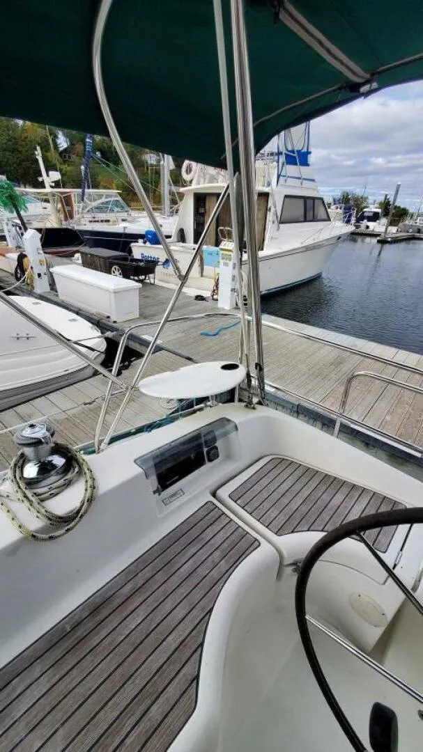 Slide: The Image of Beneteau 361 2000 - 30