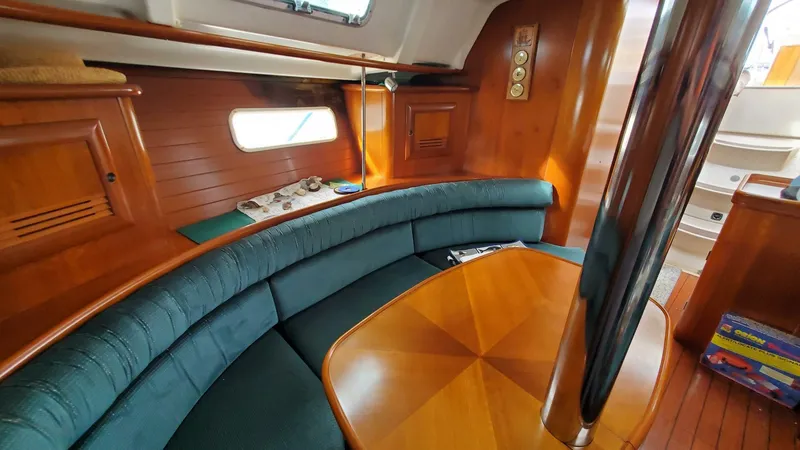 Slide: The Image of Beneteau 361 2000 - 41