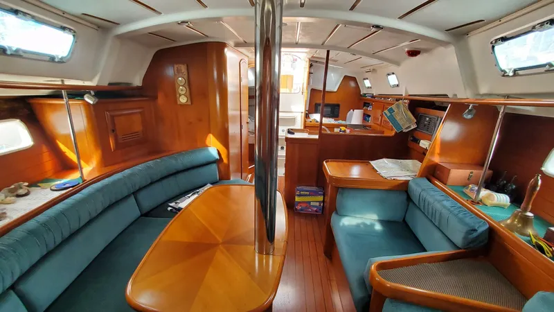 Slide: The Image of Beneteau 361 2000 - 42