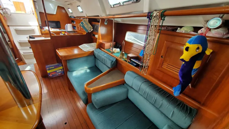 Slide: The Image of Beneteau 361 2000 - 43