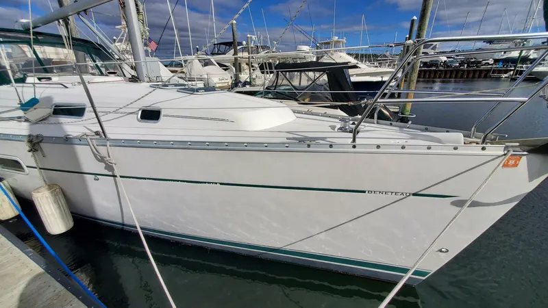 Slide: The Image of Beneteau 361 2000 - 5