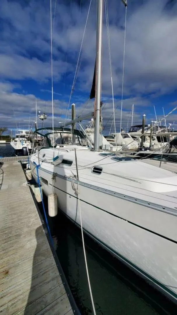 Slide: The Image of Beneteau 361 2000 - 6
